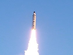 Минобороны Японии: Ракета КНДР упала в 450 км от Хоккайдо