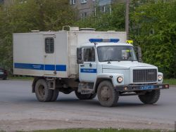 Студентов Нижневартовска забирают в полицию прямо с занятий