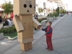 Департамент культуры платит миллионы за картонных роботов