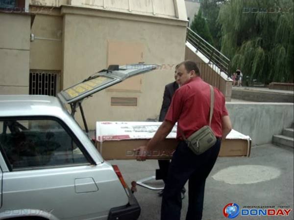 У ростовских погорельцев забрали телевизор после отъезда губернатора из оперативного штаба