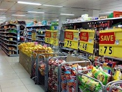 Супермаркет в Германии протестовал против ксенофобии пустыми полками