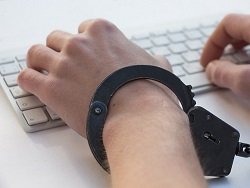 Жителя Саратова приговорили к двум годам колонии за комментарии "ВКонтакте"