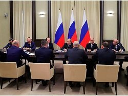 Путин пообещал наградить уволенных губернаторов