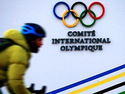МОК запретил олимпийцам из РФ размещать национальную символику на форме