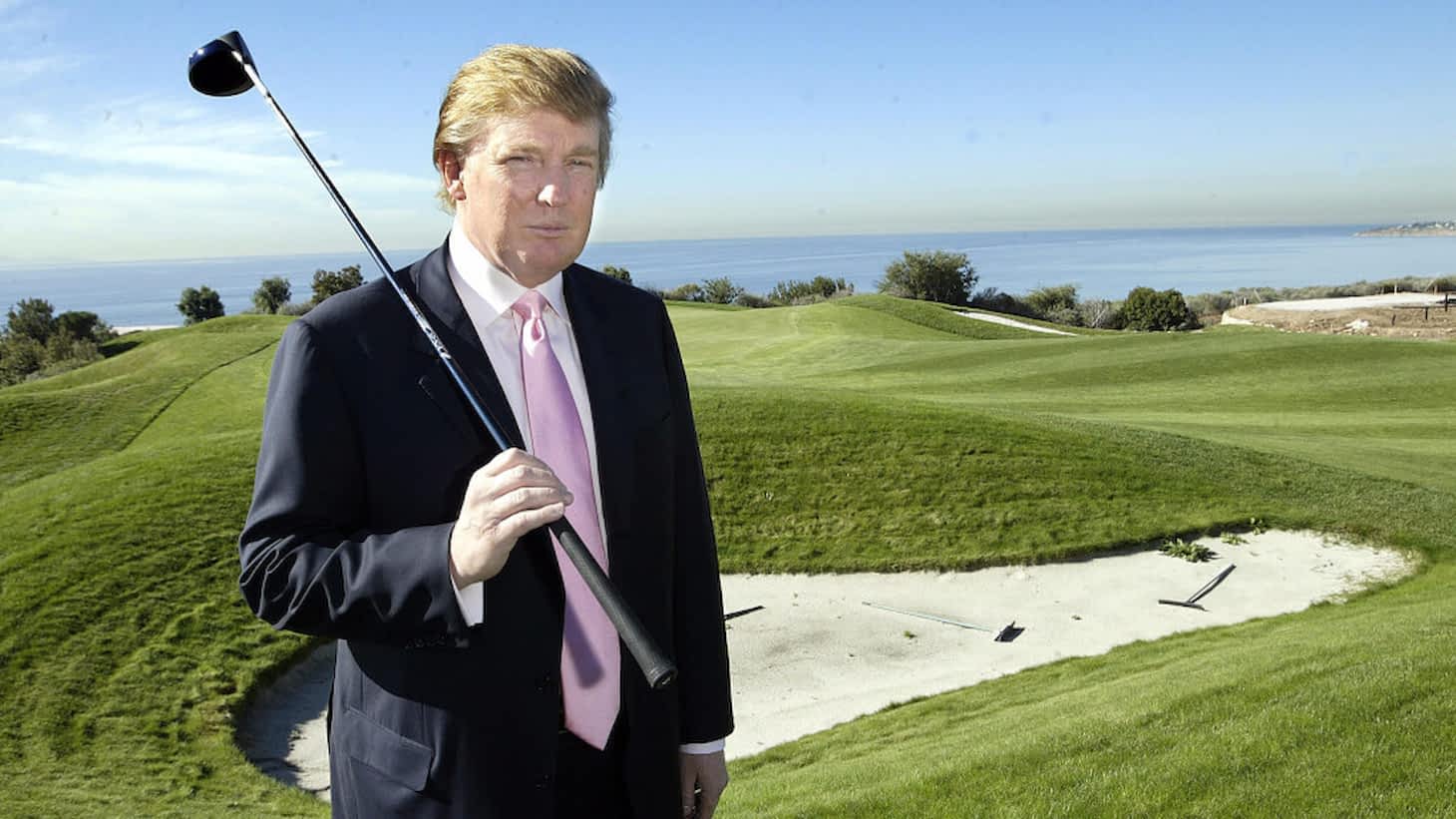 Работать станет еще меньше: Трамп отвел в Белом доме комнату под гольф