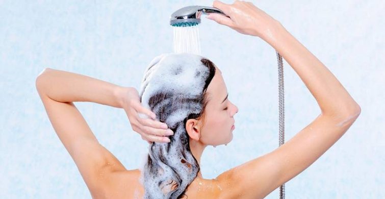 Ежедневное мытье головы отрицательно сказывается на состоянии волос