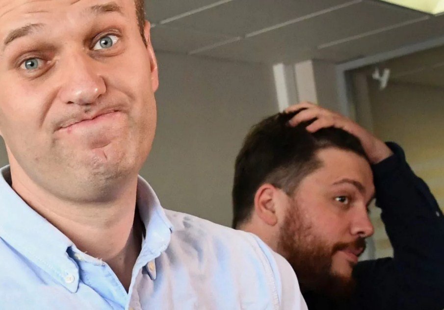 Навальный отмывал деньги ещё до «УГ»: в штабах блогера идут обыски