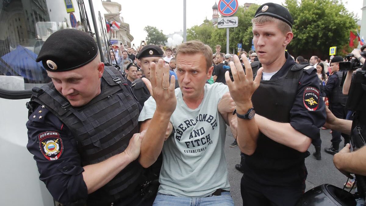 «Круглый стол» Навального: либералы готовят провокации к 2021 году