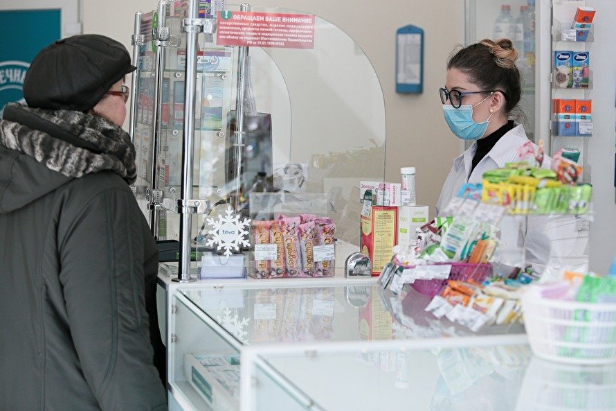 «С завода маска уходит за 4 рубля, а в аптеке стоит 20»