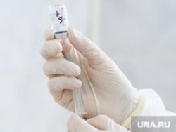 Бизнес и профсоюзы попросили ввести в Россию обязательную вакцинацию для всех