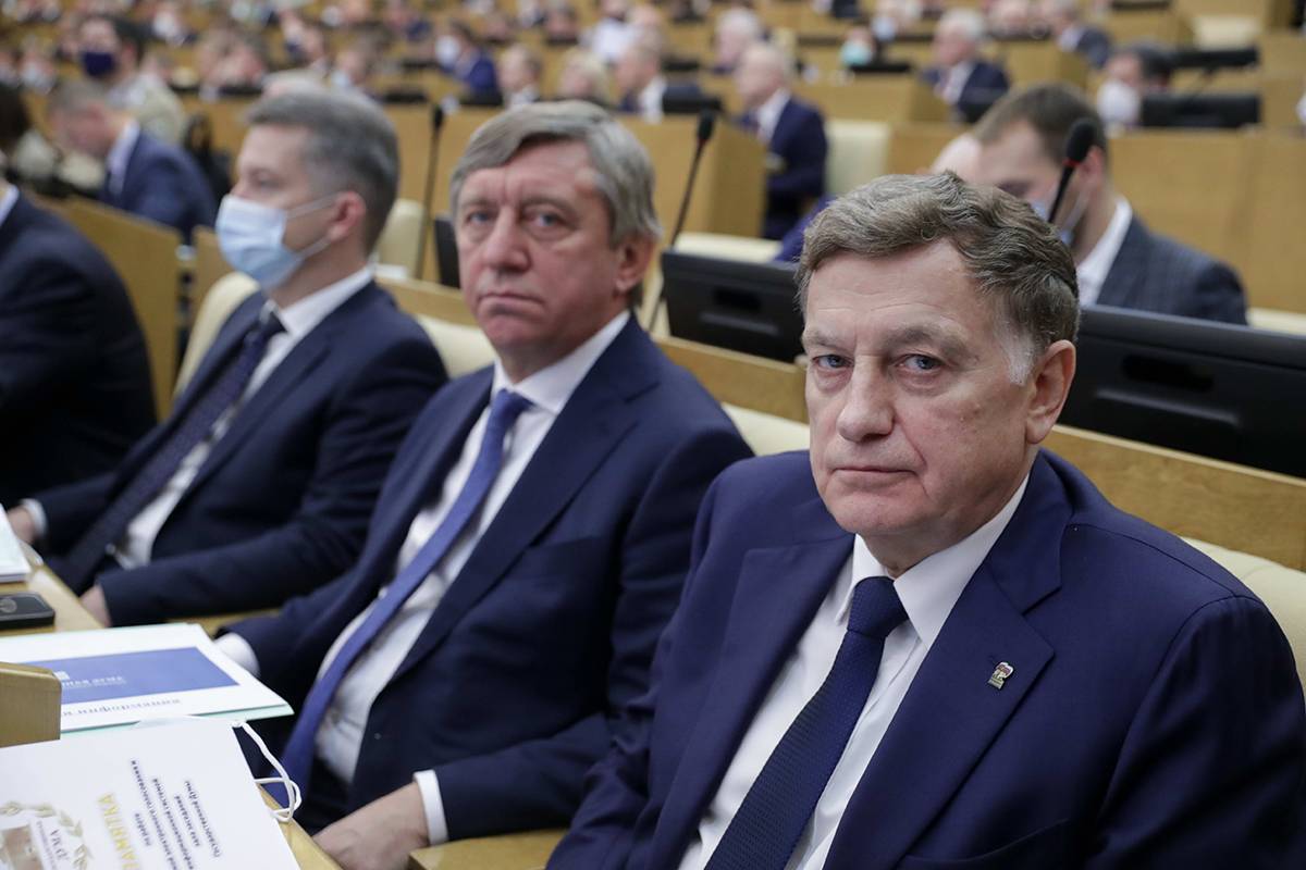 Депутаты Госдумы предложили увеличить зарплатный фонд своих помощников почти до ₽400 тыс