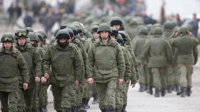 Вопрос дня: как живут десятки тысяч российских военных на границе с Украиной?