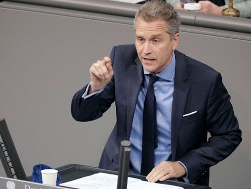 Депутат бундестага: Евросоюз защищает свой рынок от "Спутника V"