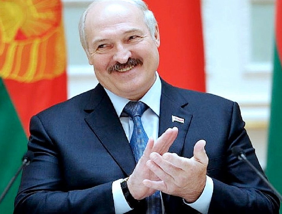Шутивший про Лукашенко стендапер уехал из РФ, опасаясь задержания КГБ
