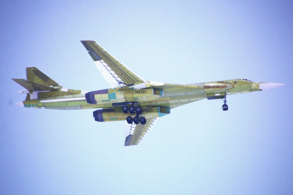 Построенный с нуля стратегический ракетоносец Ту-160М 